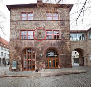 Fassade Theaodosiues-Stein am Alten Rathaus (Foto: Michael Garke)