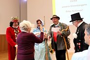 Auch die Rolandgruppe sorgte mit einem Ständchen mit der „Kleinen weißen Friedenstaube“ für eine gelungene Überraschung und Freude bei der Seniorin.  (Foto: ©Stadtverwaltung Nordhausen)