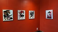 Bild: Besucher bei der Vernissage Scherenschnitte