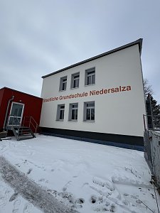Bild: Grundschule Niedersalza: Mittel aus Schulinvestitionsprogramm des Landes erm&ouml;glichen weitere Sanierungsschritte