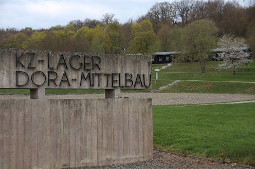 Stilles Gedenken 76. Jahrestag der Befreiung Dora-Mittelbau (Foto: Stadtverwaltung Nordhausen)