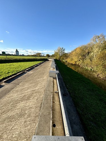 Hochwasserschutz entlang der Helme: Funktionskontrolle des Klappenwehrs Sundhausen (Foto: )