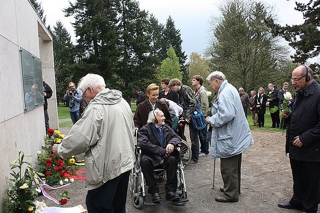 Gedenkveranstaltung auf dem Ehrenfriedhof