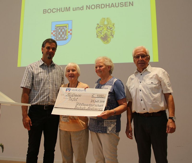 Übergabe Spende Bochumer Freundschaftsverein
