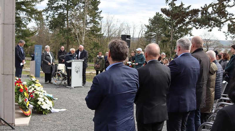 Wiedereröffnung des Ehrenfriedhofs 