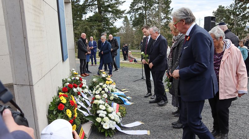 Wiedereröffnung des Ehrenfriedhofs 