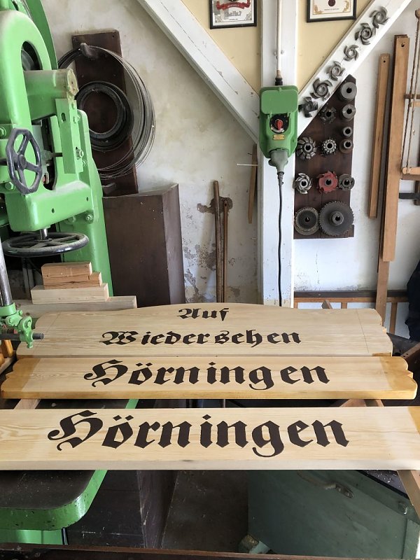 Hörningen grüßt mit neuen Willkommensschildern 