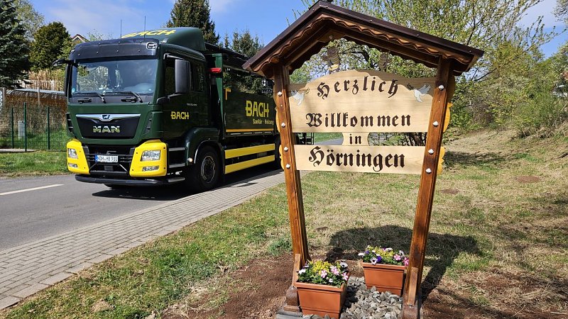 Hörningen grüßt mit neuen Willkommensschildern 