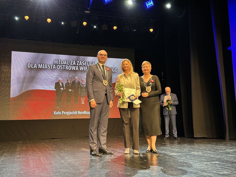 Nordhäuser Delegation zu Besuch in polnischer Partnerstadt: Verdienstmedaille für den Freundeskreis Nordhausen  Ostrów Wielkopolski  (Foto: Stadtverwaltung Nordhausen)