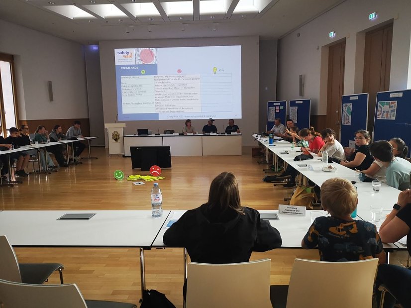 Gemeinsam für mehr Sicherheit unterwegs!“  konstruktives Austauschgespräch nach dem 1. Safety Walk in Nordhausen (Foto: )