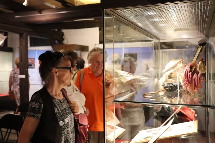 Aktuelle Sonderausstellung „Zwischen Himmel und Erde - Der Regenschirm“ im Museum Tabakspeicher wird bis zum 18. Oktober verlängert (Foto: )