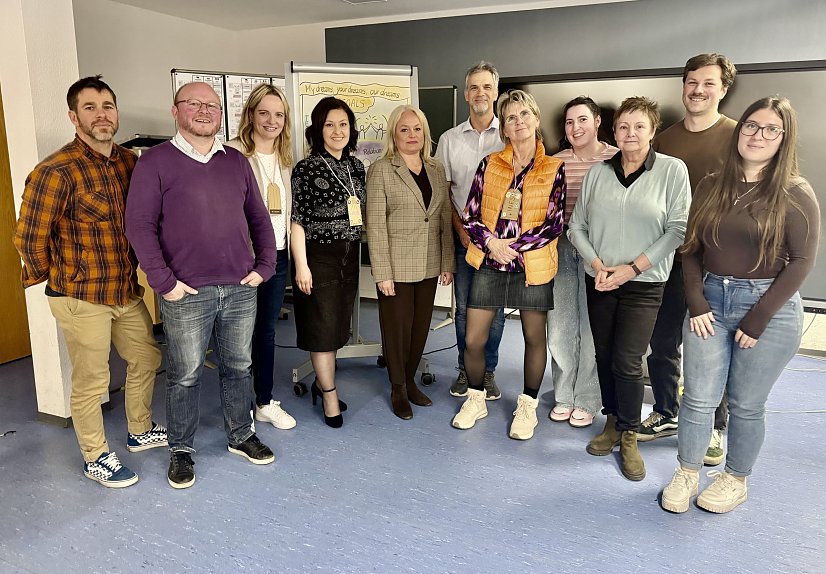 Bild: Gruppenfoto der Teilnehmerinnen und Teilnehmer am Vorbereitungstreffen zur Trinationalen Jugendbegegnung 2026 in Nordhausen.


